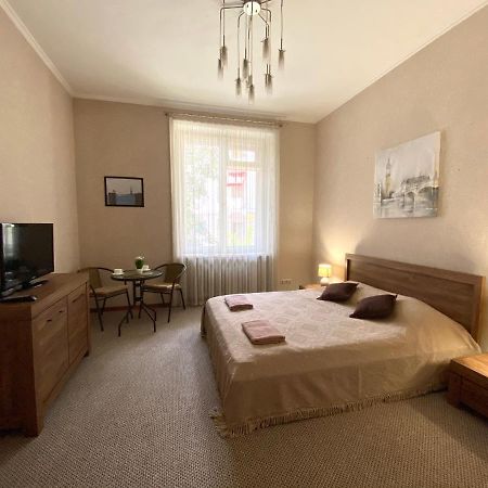 Family Apartment Lviv Exterior foto
