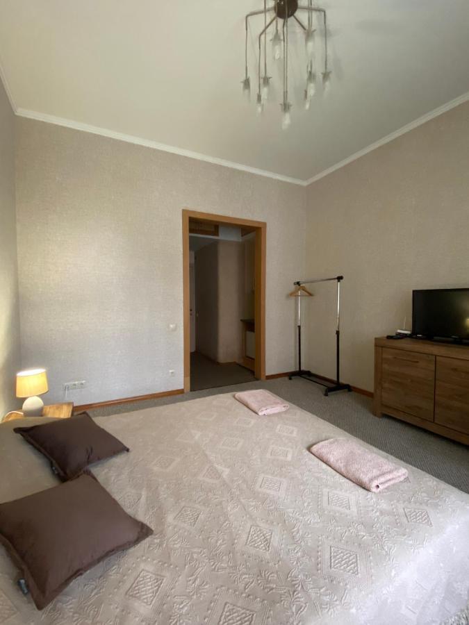 Family Apartment Lviv Exterior foto