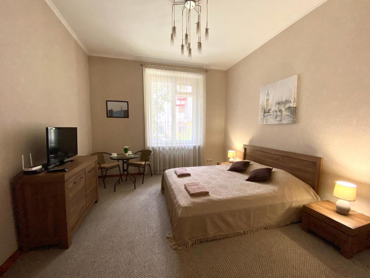 Family Apartment Lviv Exterior foto